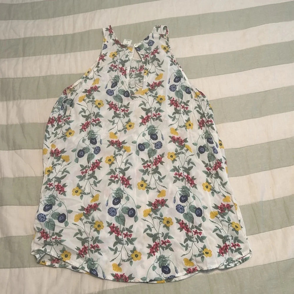 Old Navy floral tank top with button and keyhole in back size S - Picture 4 of 7